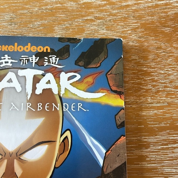 Avatar: The Last Airbender Graphic Novel The Promise: Part Three - Picture 3 of 4